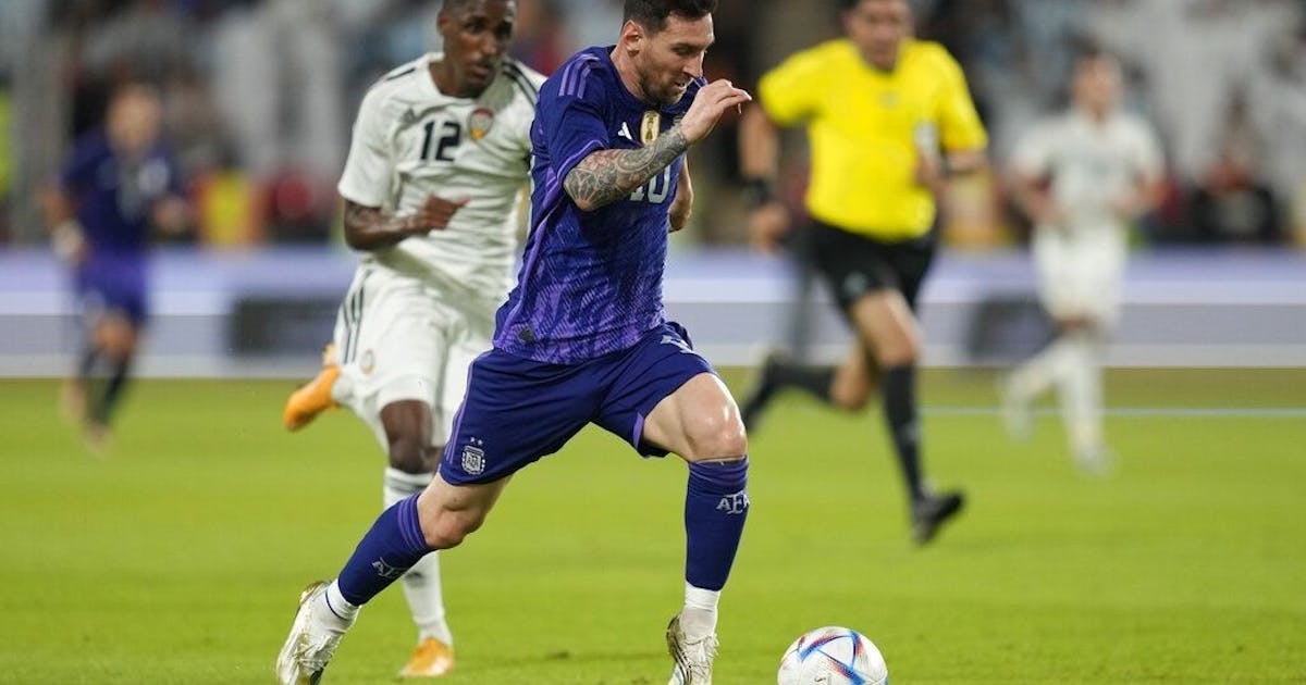 记者：多家豪门有意荷甲19岁中场斯密特，后者被标价2200万镑