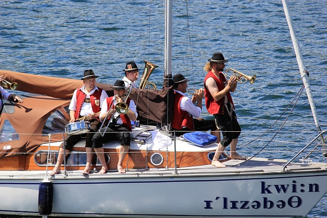 西班牙青训球队开除4名U16球员，他们曾为泄愤持刀威胁对手